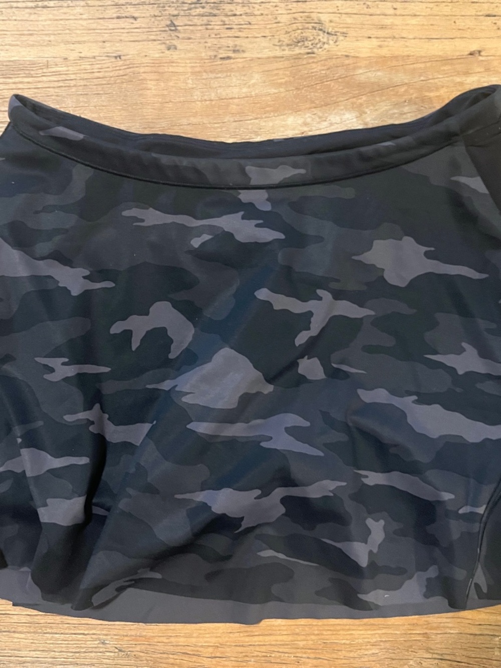 Athleta camo match point 13.5 skirt women med